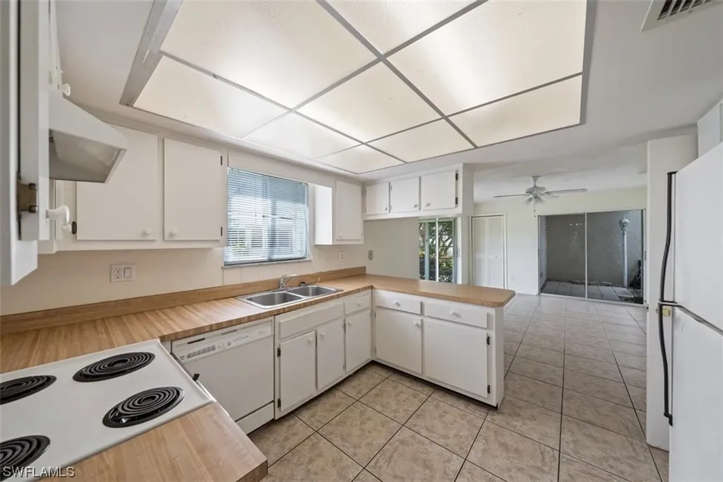438 Bristle Cone Lane Naples FL 34113