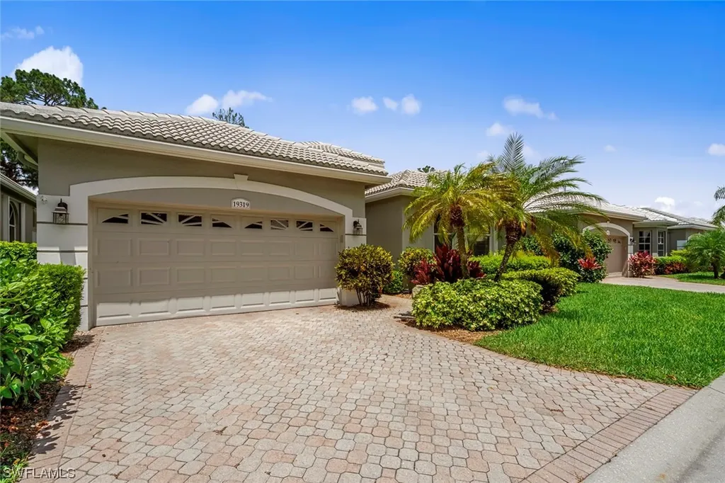19319 Silver Oak Drive Estero FL 33967