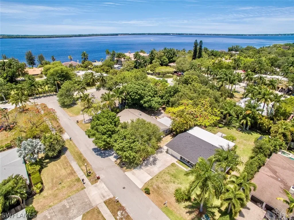 1239 Sunbury Drive Fort Myers FL 33901