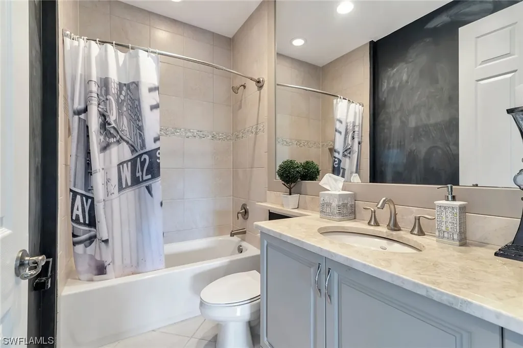 3294 Tahoe Court Naples FL 34119