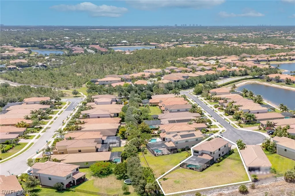 3294 Tahoe Court Naples FL 34119