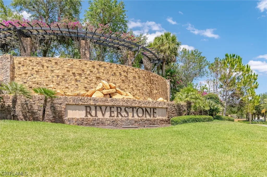 3294 Tahoe Court Naples FL 34119