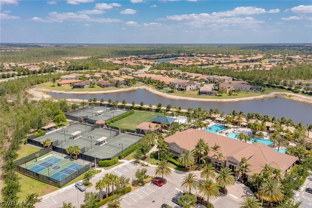 3294 Tahoe Court Naples FL 34119