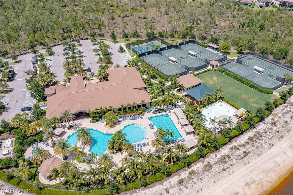 3294 Tahoe Court Naples FL 34119