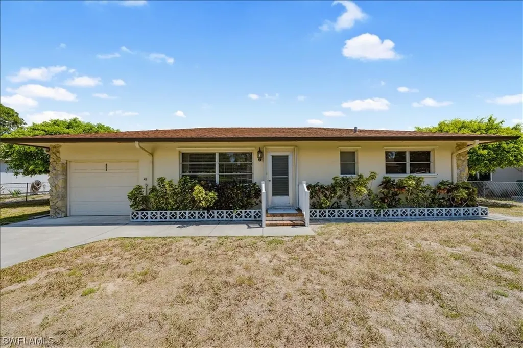 854 101st Avenue N Naples FL 34108