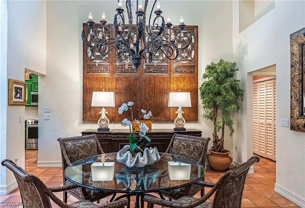 10 Las Brisas Way Naples FL 34108