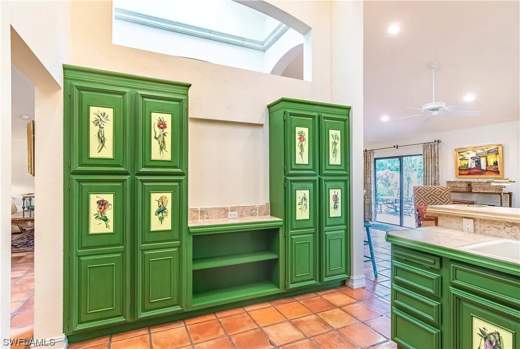 10 Las Brisas Way Naples FL 34108