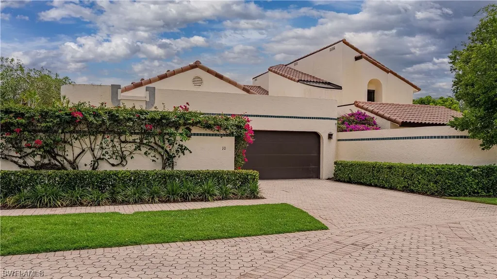 10 Las Brisas Way Naples FL 34108