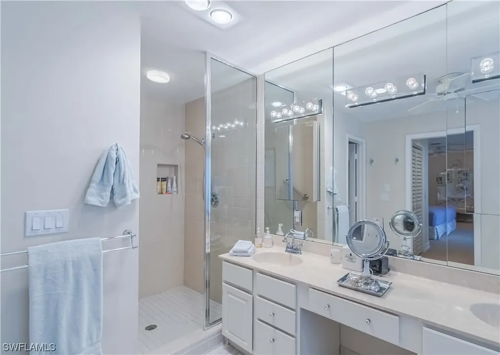 10 Las Brisas Way Naples FL 34108