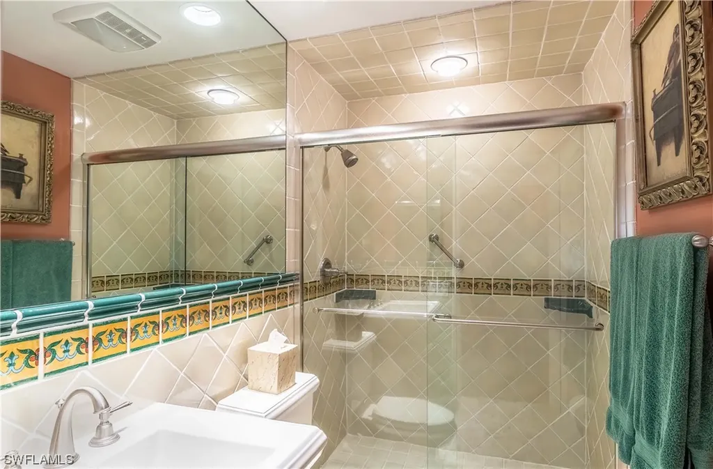 10 Las Brisas Way Naples FL 34108