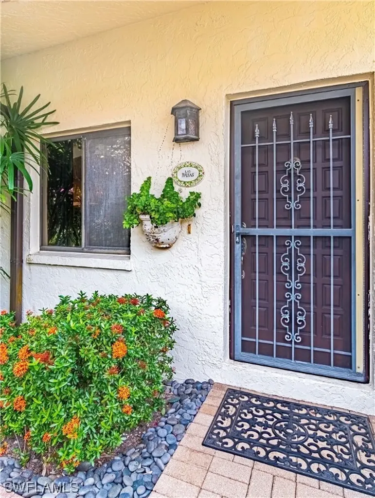 10 Las Brisas Way Naples FL 34108