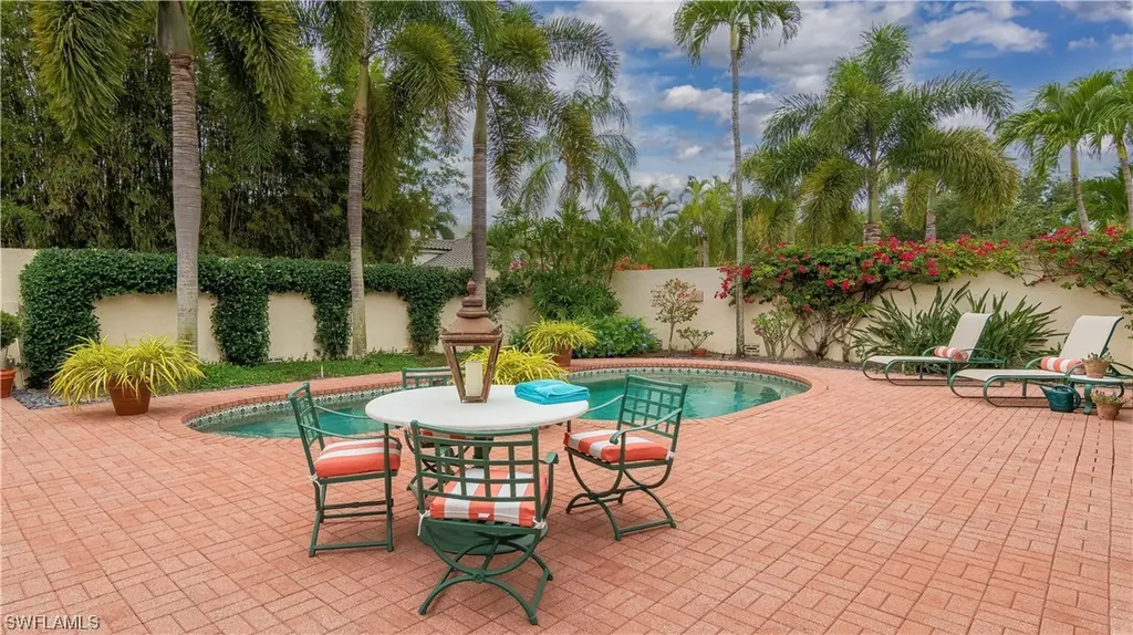10 Las Brisas Way Naples FL 34108