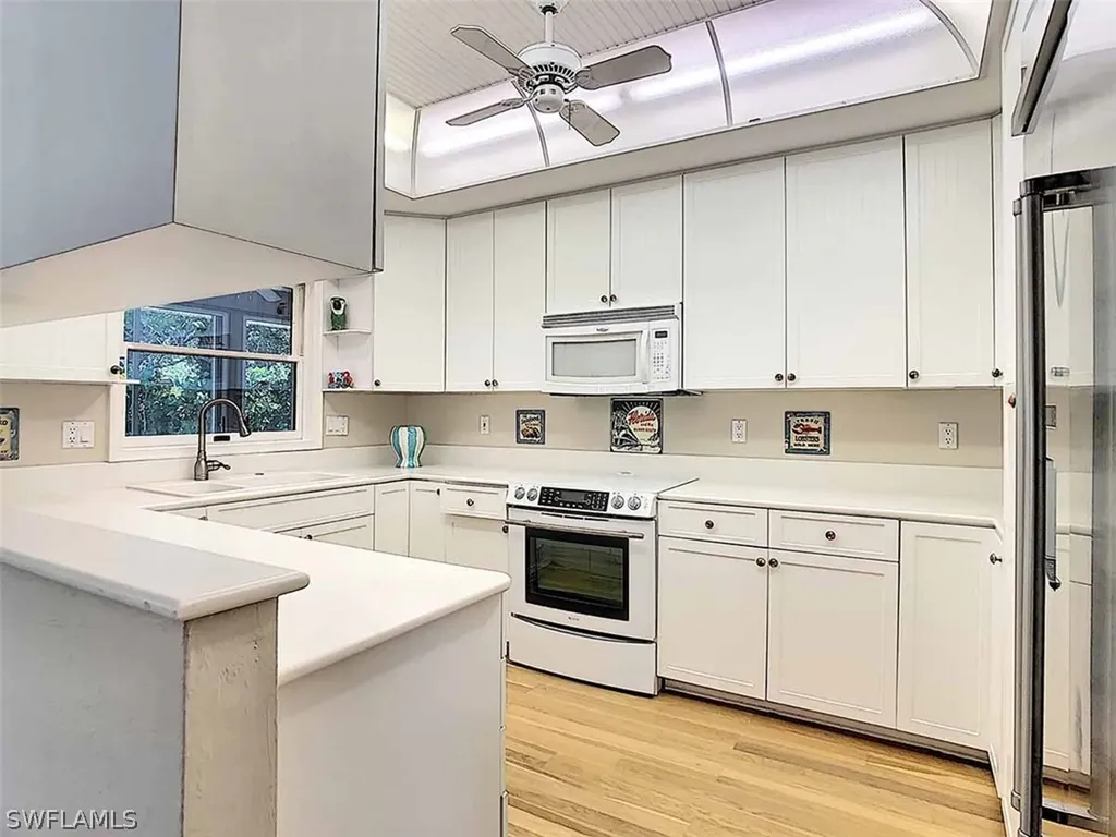 539 N Yachtsman Drive Sanibel FL 33957