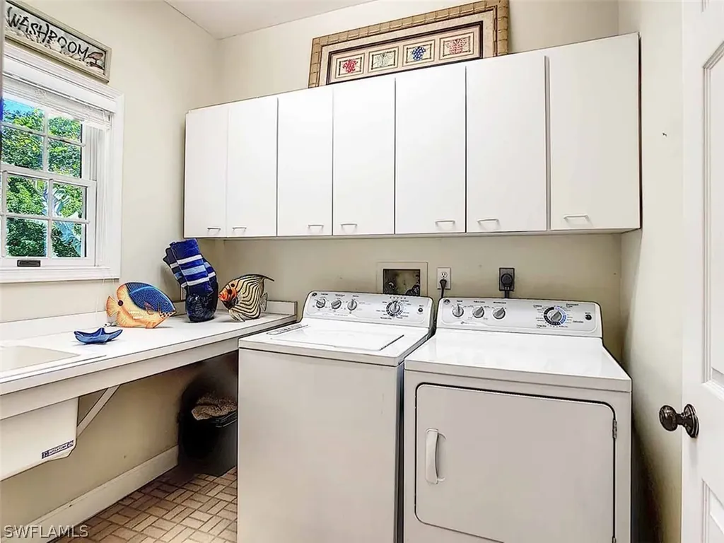 539 N Yachtsman Drive Sanibel FL 33957