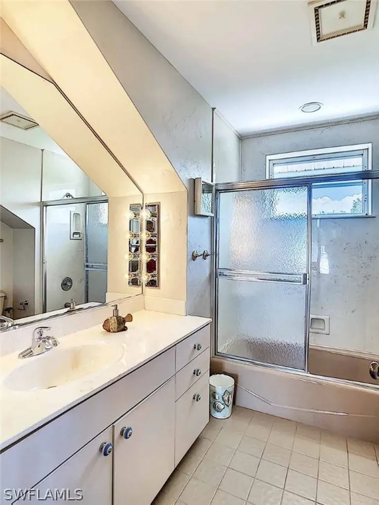539 N Yachtsman Drive Sanibel FL 33957