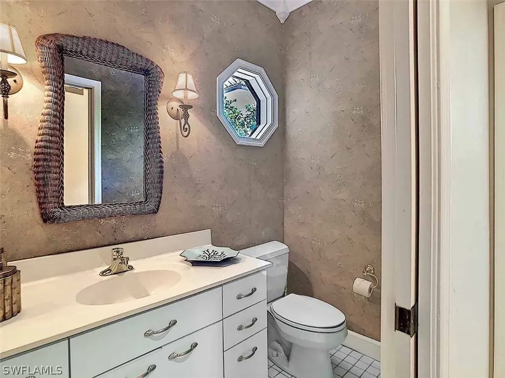 539 N Yachtsman Drive Sanibel FL 33957