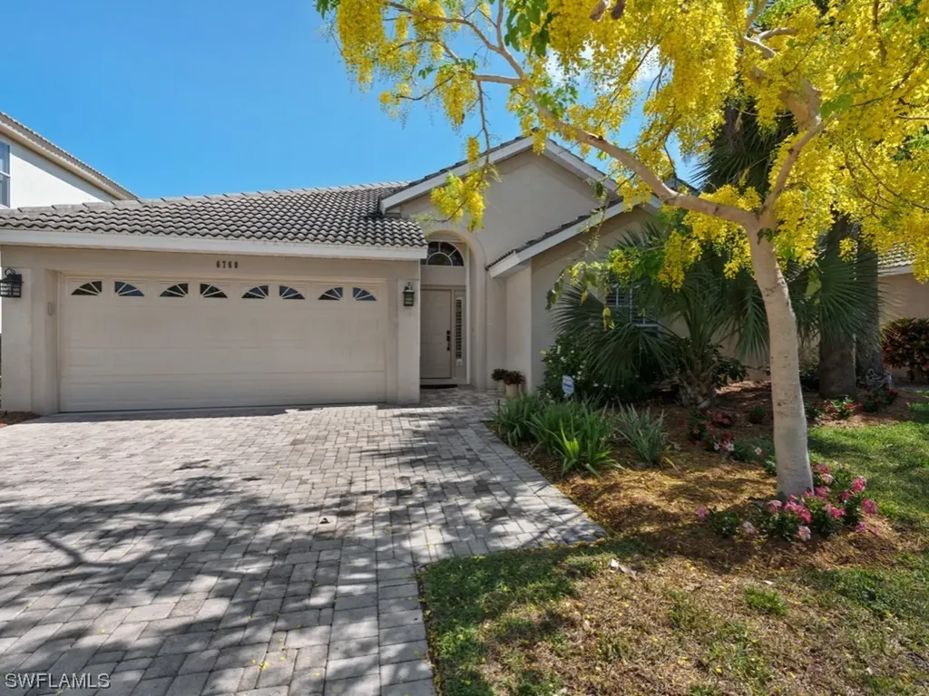 6760 Southern Oak Court Naples FL 34109