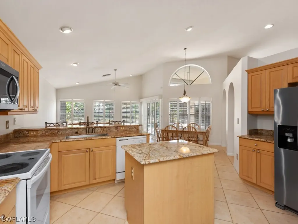 6760 Southern Oak Court Naples FL 34109