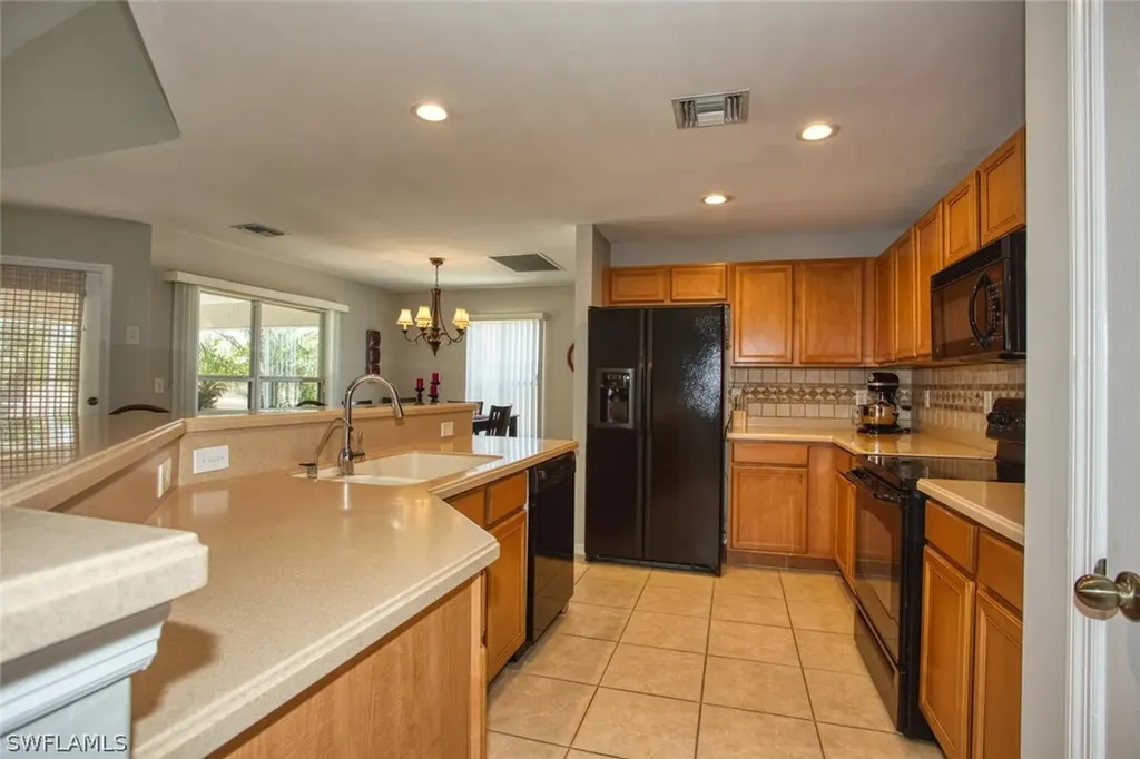 2725 NW 19th Avenue Cape Coral FL 33993