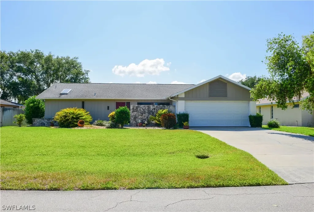 3633 SE 5th Court Cape Coral FL 33904