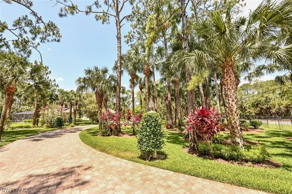 5574 Dogwood Way Naples FL 34116