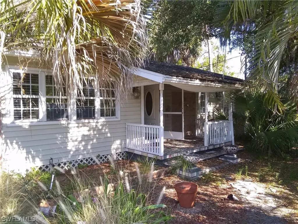 27250 Shriver Avenue Bonita Springs FL 34135