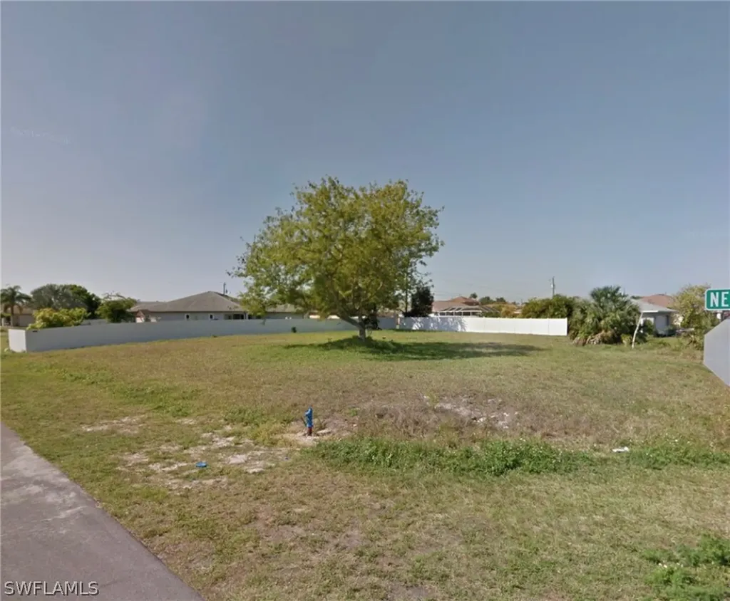 2044 NE 5th Street Cape Coral FL 33909