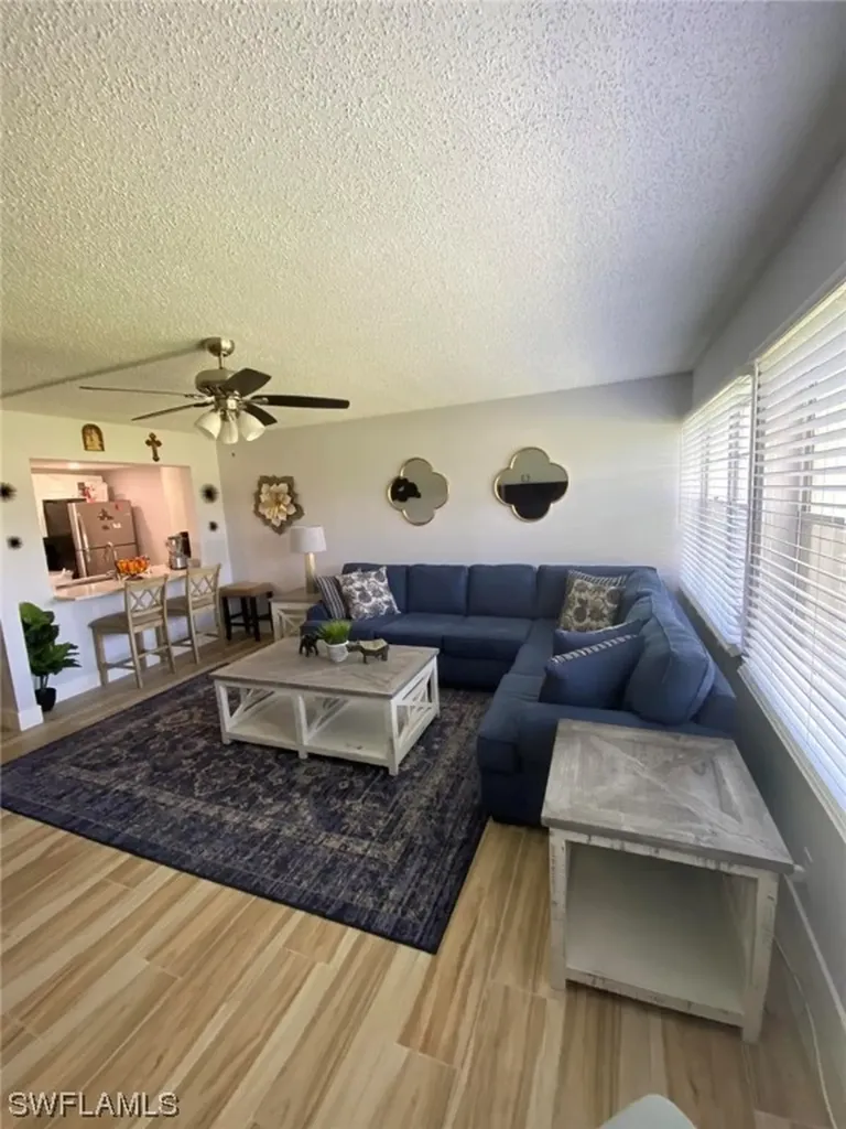 Naples FL, 1085 Forest Lakes Drive, Unit 205