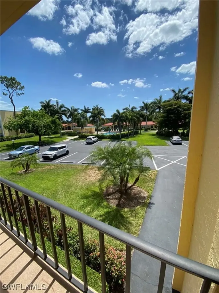 1085 Forest Lakes Drive Naples FL 34105