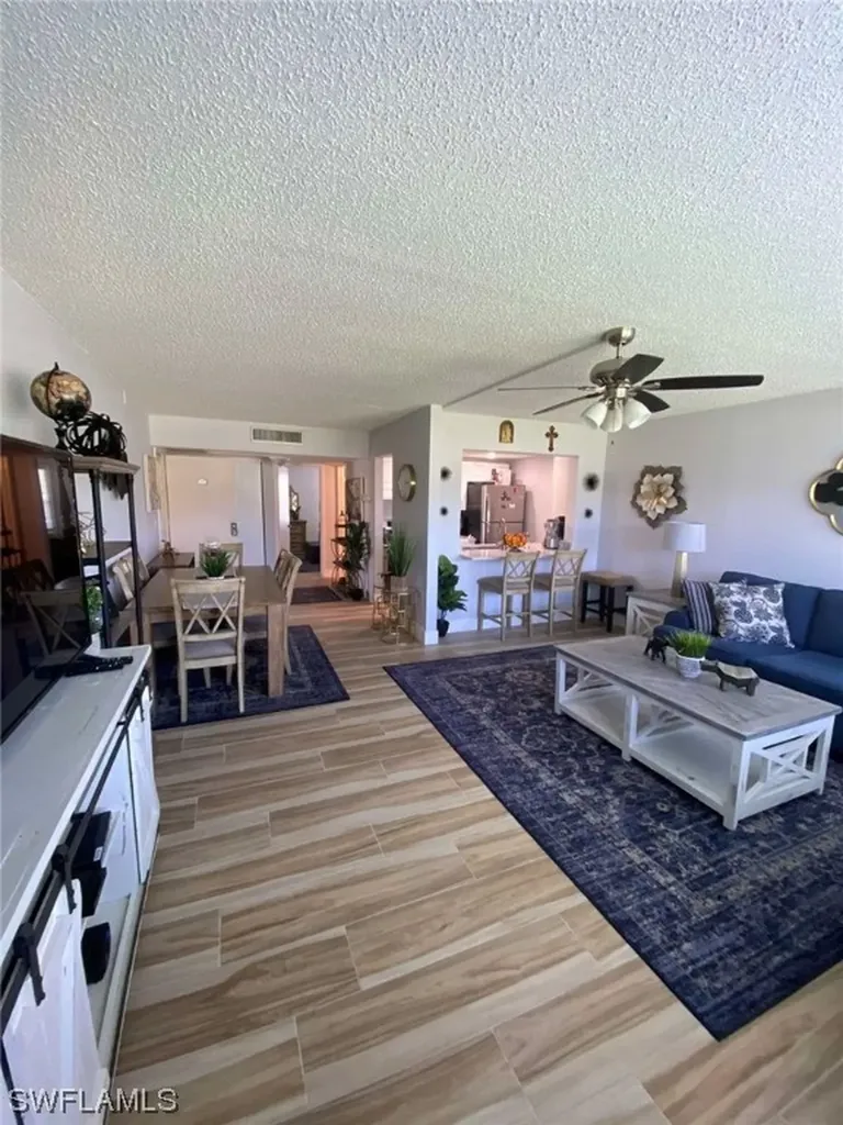 1085 Forest Lakes Drive Naples FL 34105
