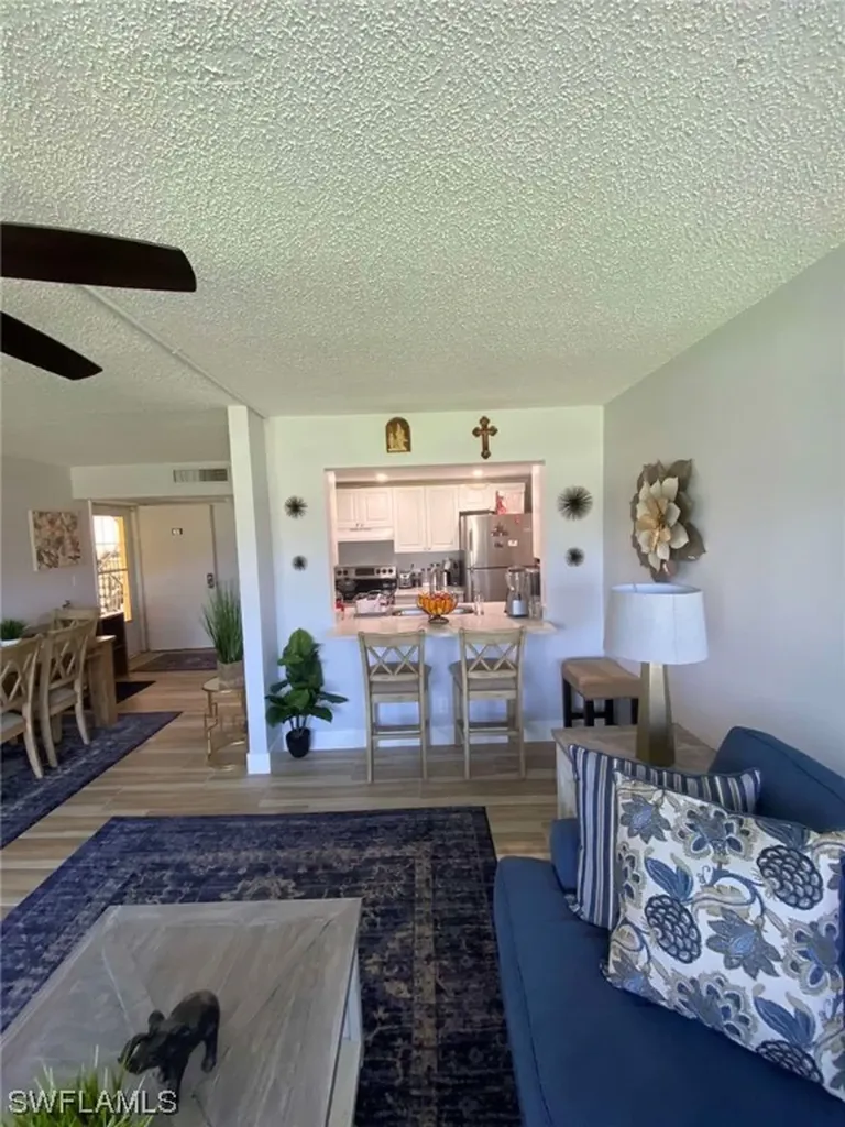 1085 Forest Lakes Drive Naples FL 34105
