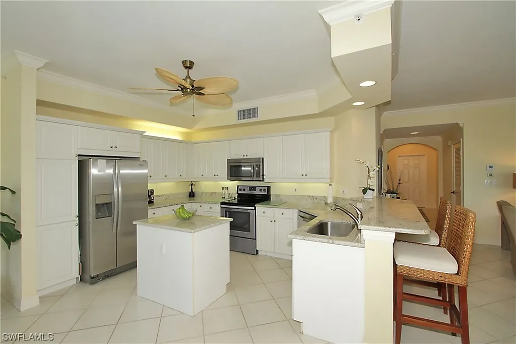 451 Bayfront Place Naples FL 34102