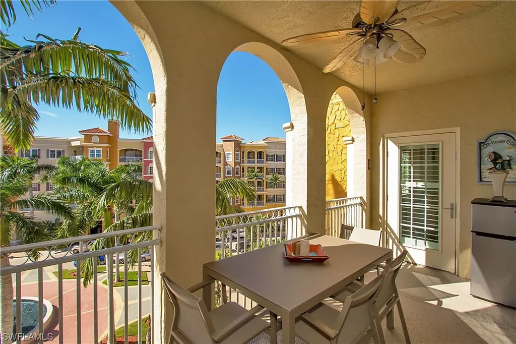 451 Bayfront Place Naples FL 34102