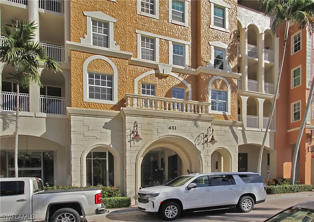 451 Bayfront Place Naples FL 34102