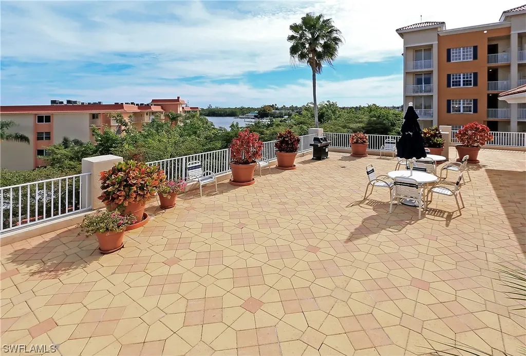 451 Bayfront Place Naples FL 34102
