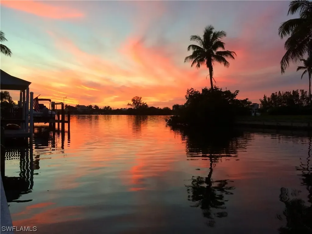 451 Bayfront Place Naples FL 34102