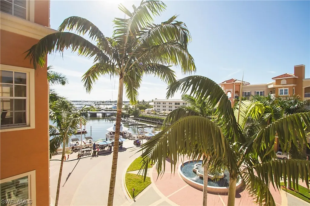 451 Bayfront Place Naples FL 34102