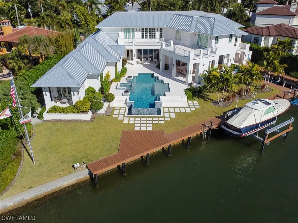 2380 Kingfish Road Naples FL 34102