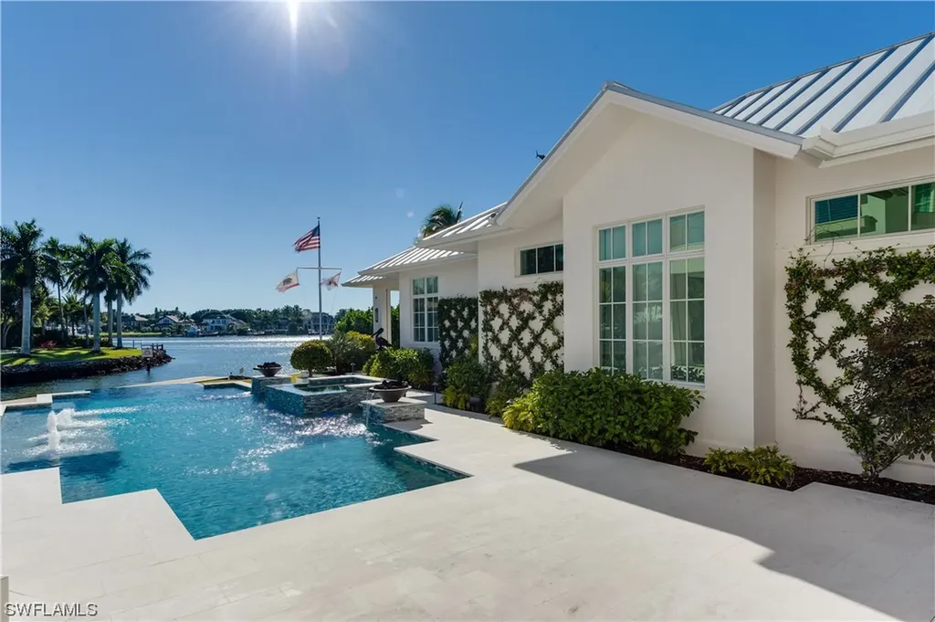 2380 Kingfish Road Naples FL 34102