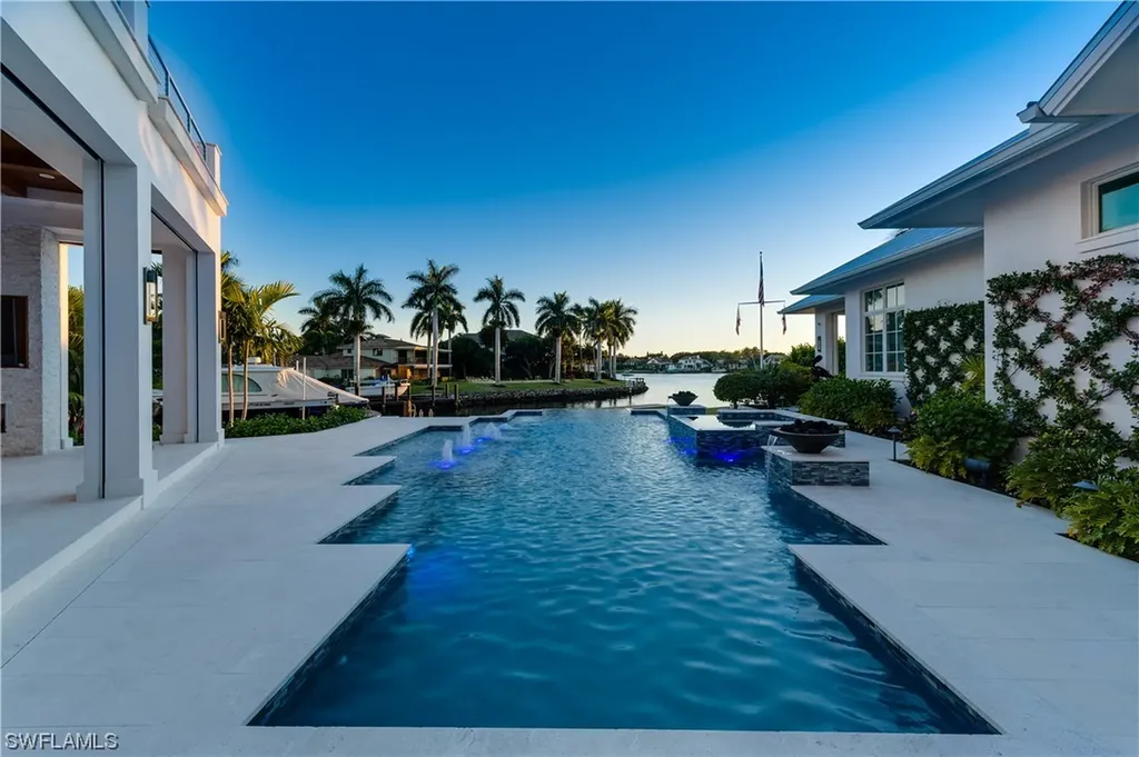 2380 Kingfish Road Naples FL 34102