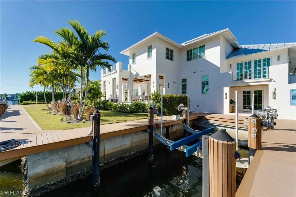 2380 Kingfish Road Naples FL 34102