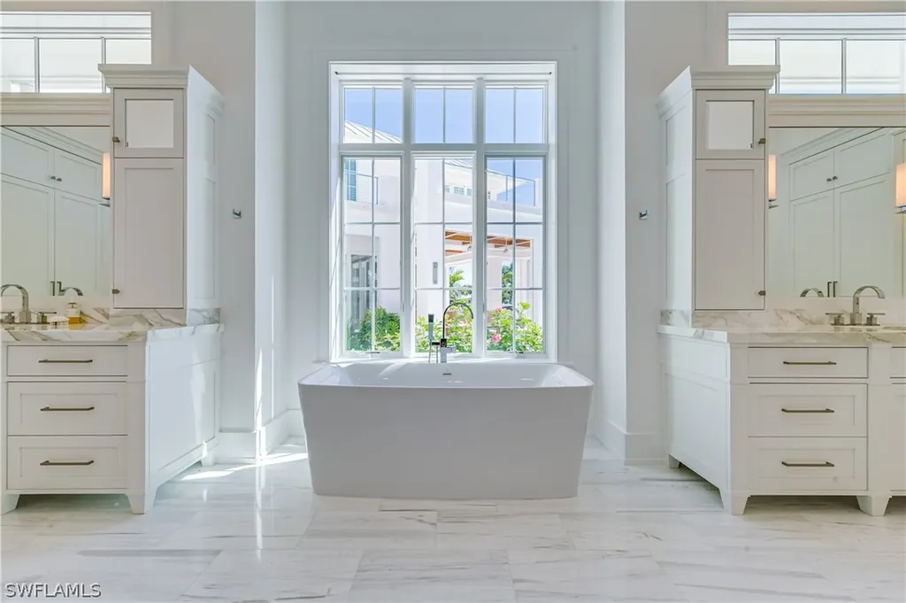 2380 Kingfish Road Naples FL 34102
