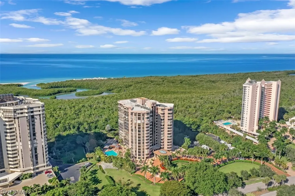 6075 Pelican Bay Boulevard Naples FL 34108