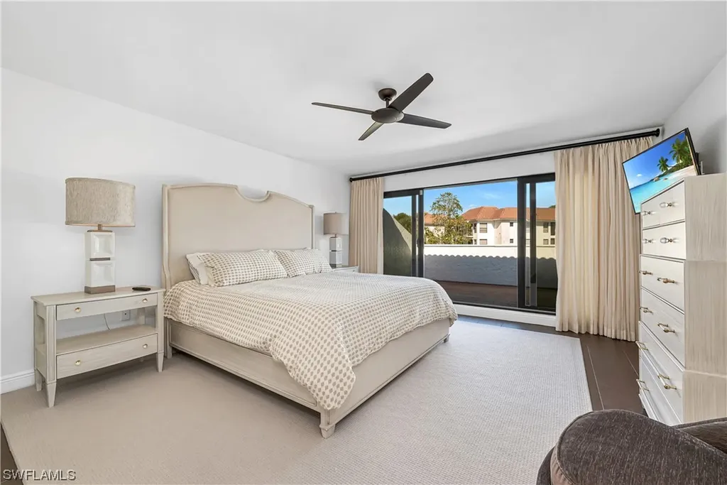 5908 Via Lugano Naples FL 34108