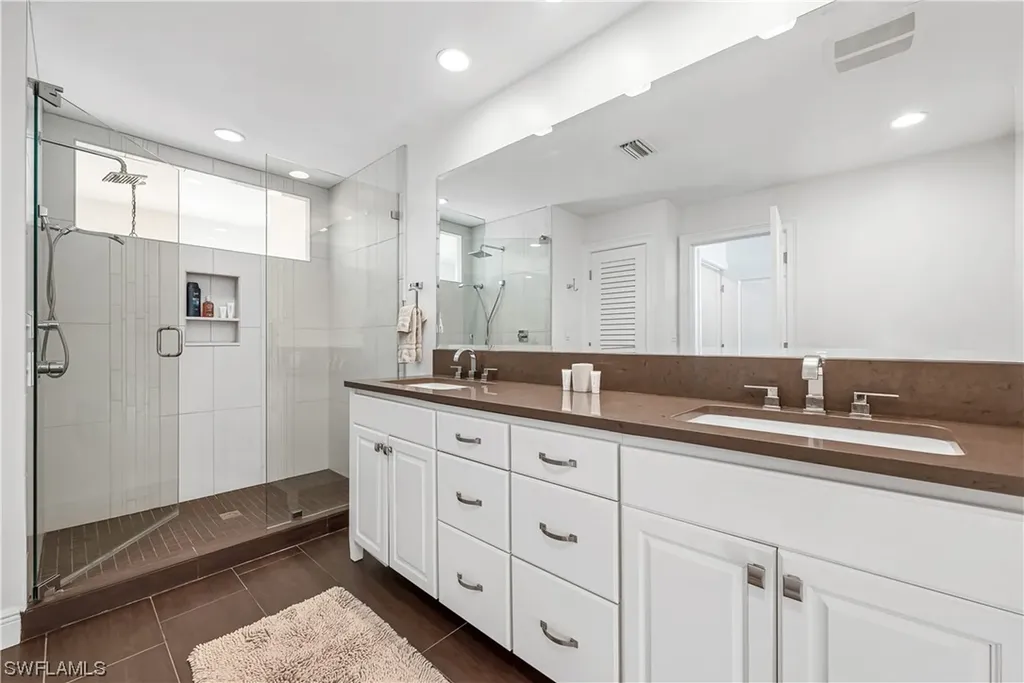 5908 Via Lugano Naples FL 34108