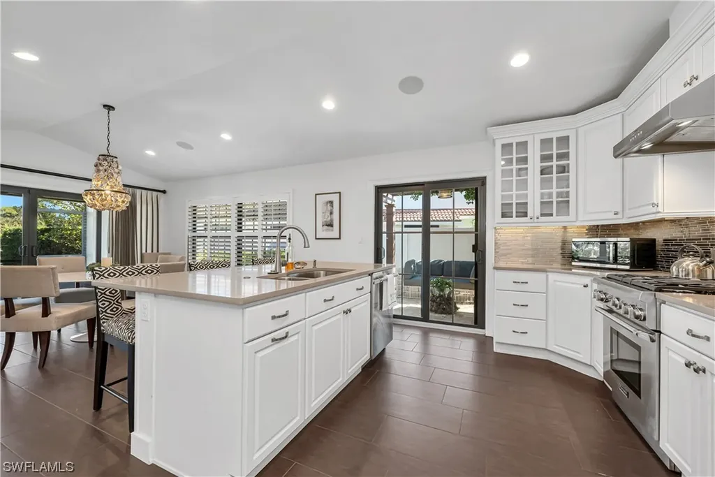 5908 Via Lugano Naples FL 34108