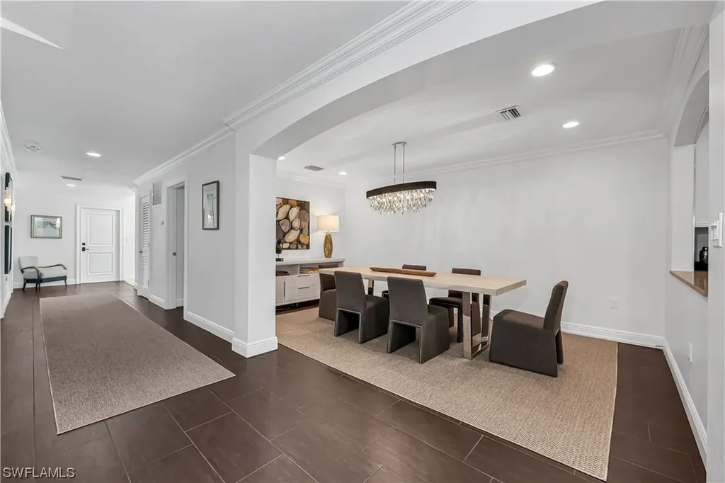 5908 Via Lugano Naples FL 34108