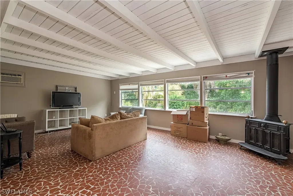 1360 11th Court N Naples FL 34102