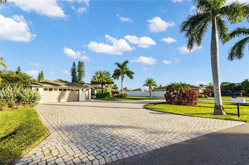 3703 SE 21st Avenue Cape Coral FL 33904