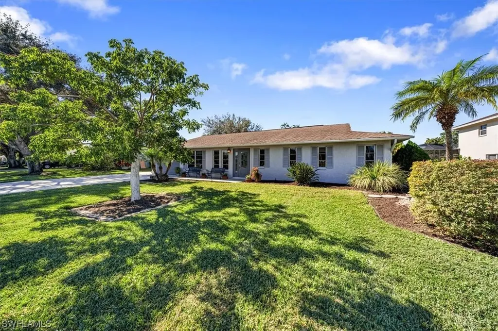 9655 Sussex Street Naples FL 34109